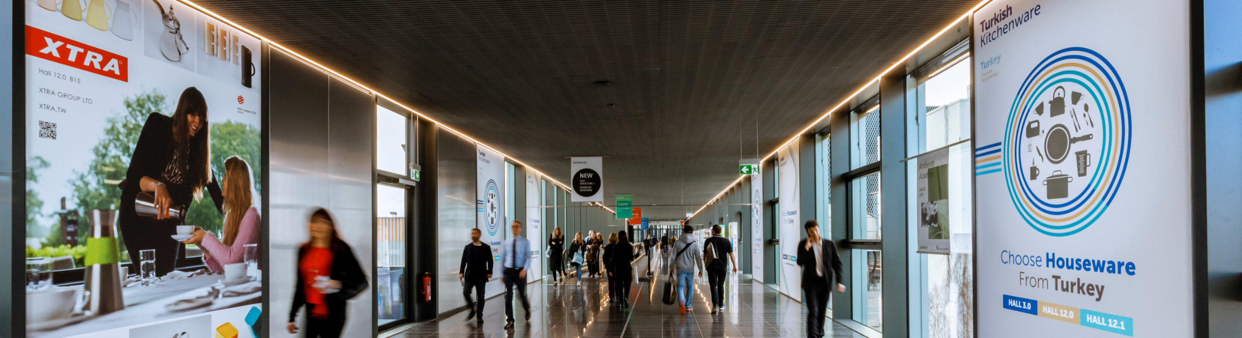 Messebesucher auf der Via Mobile bei Messe Frankfurt